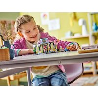 LEGO Friends Heartlake City Cafe 42618 Image #9