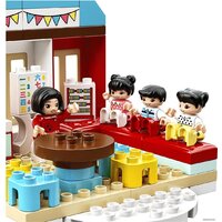 LEGO Duplo 10943 Счастливые моменты детства Image #11