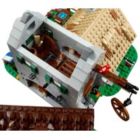 LEGO Icons 10332 Средневековая городская площадь Image #11