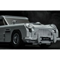 LEGO Creator 10262 James Bond Aston Martin DB5 Image #8