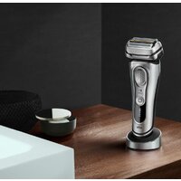 Braun Series 9 9330s Wet & Dry Image #6
