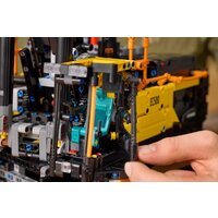 LEGO Technic 42215 Гибридный экскаватор Volvo EC500 Image #11