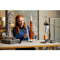 LEGO Icons 10341 Космическая пусковая система NASA Artemis Image #10