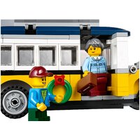 LEGO Creator 10259 Зимняя железнодорожная станция Image #9