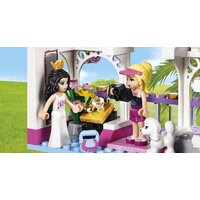 LEGO 41058 Heartlake Shopping Mall Image #7