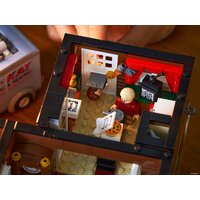 LEGO Ideas 21330 Один дома Image #49