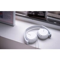 Sony MDR-ZX110AP (белый) Image #9