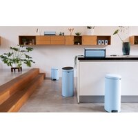 Brabantia Pedal Bin NewIcon 12 л (небесно-голубой) Image #8