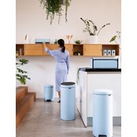 Brabantia Pedal Bin NewIcon 12 л (небесно-голубой) Image #7