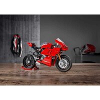 LEGO Technic 42107 Ducati Panigale V4 R Image #17