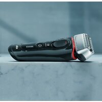 Braun Series 8 8340s Wet & Dry Image #5