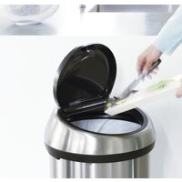 Brabantia Touch Bin 60 л (стальной с защитой от отпечатков) Image #6